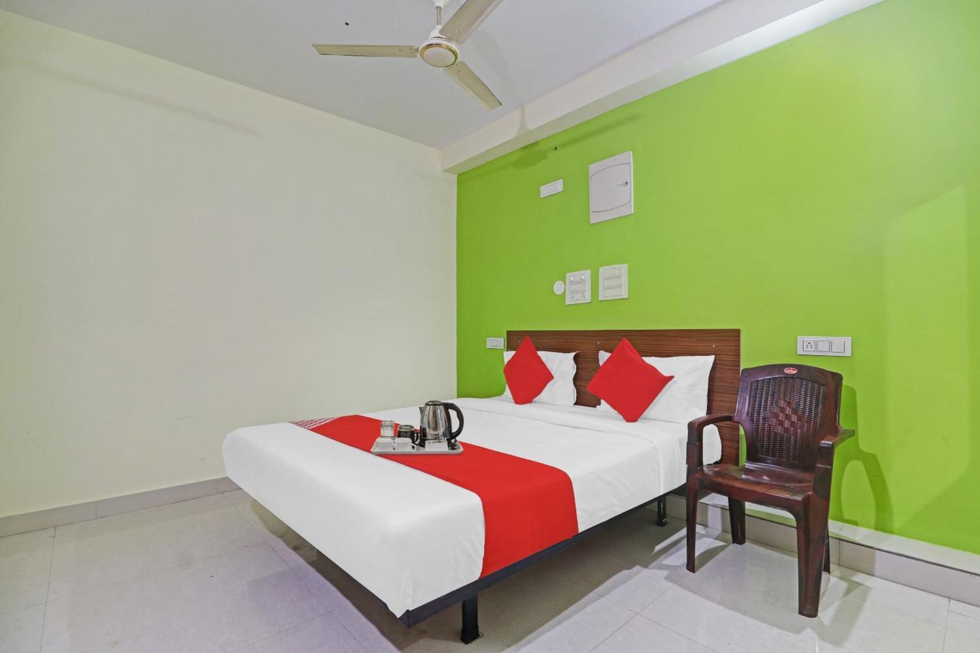 Super Hotel O Dk Reddy Square Гайдарабад Екстер'єр фото