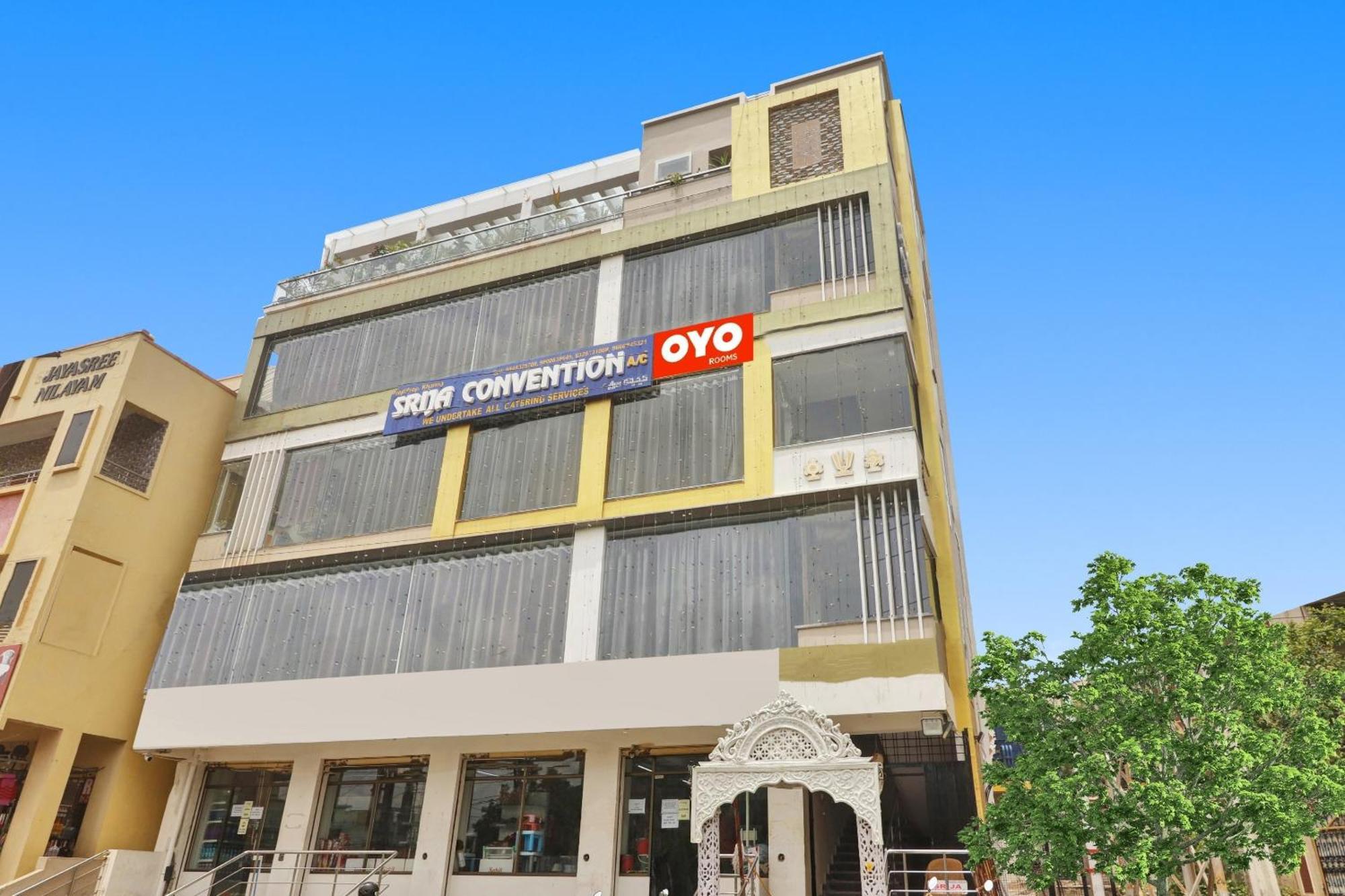 Super Hotel O Dk Reddy Square Гайдарабад Екстер'єр фото