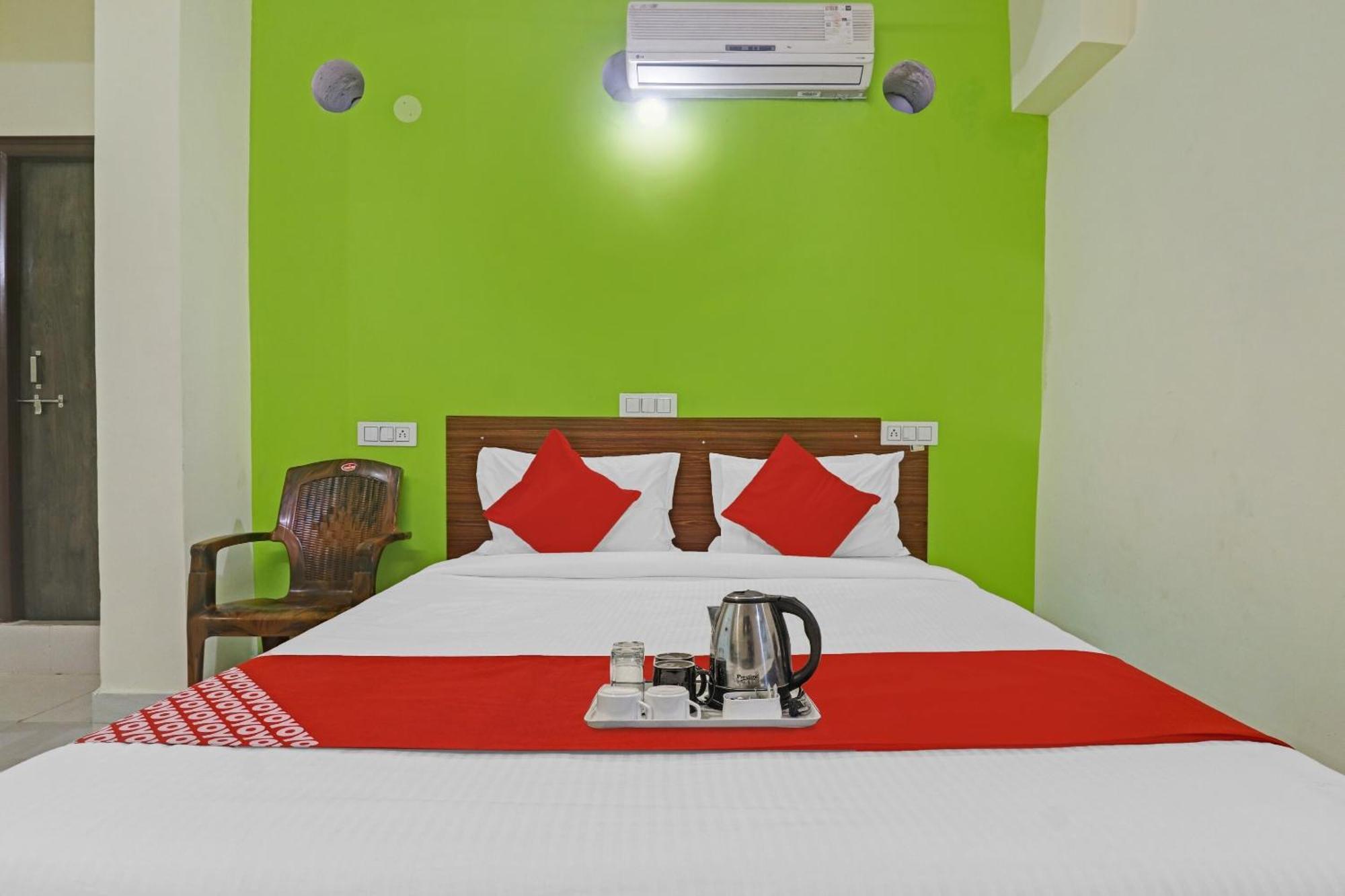 Super Hotel O Dk Reddy Square Гайдарабад Екстер'єр фото